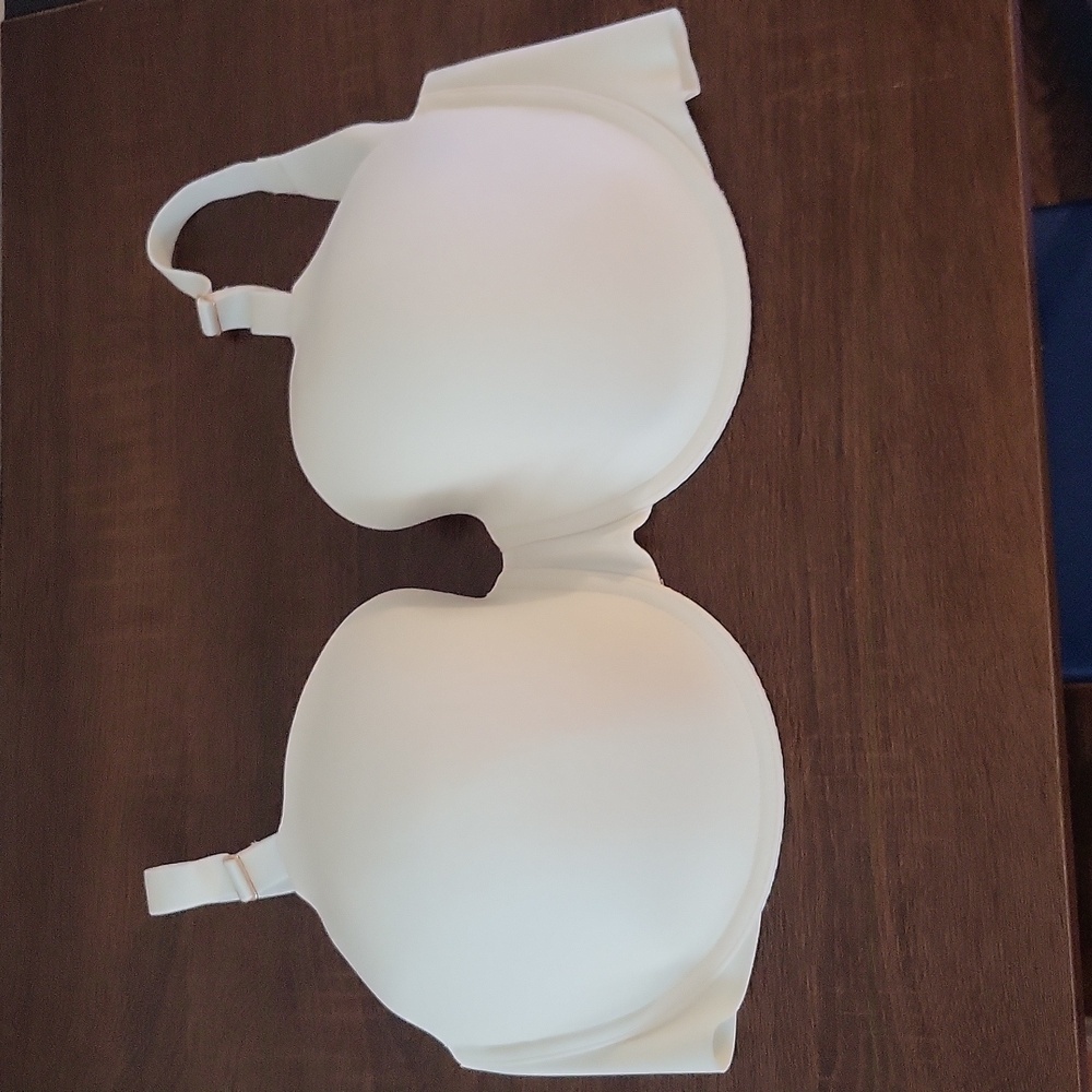 38 G Soma Vanishing 360 Perfect Coverage cream colored Underwire bra